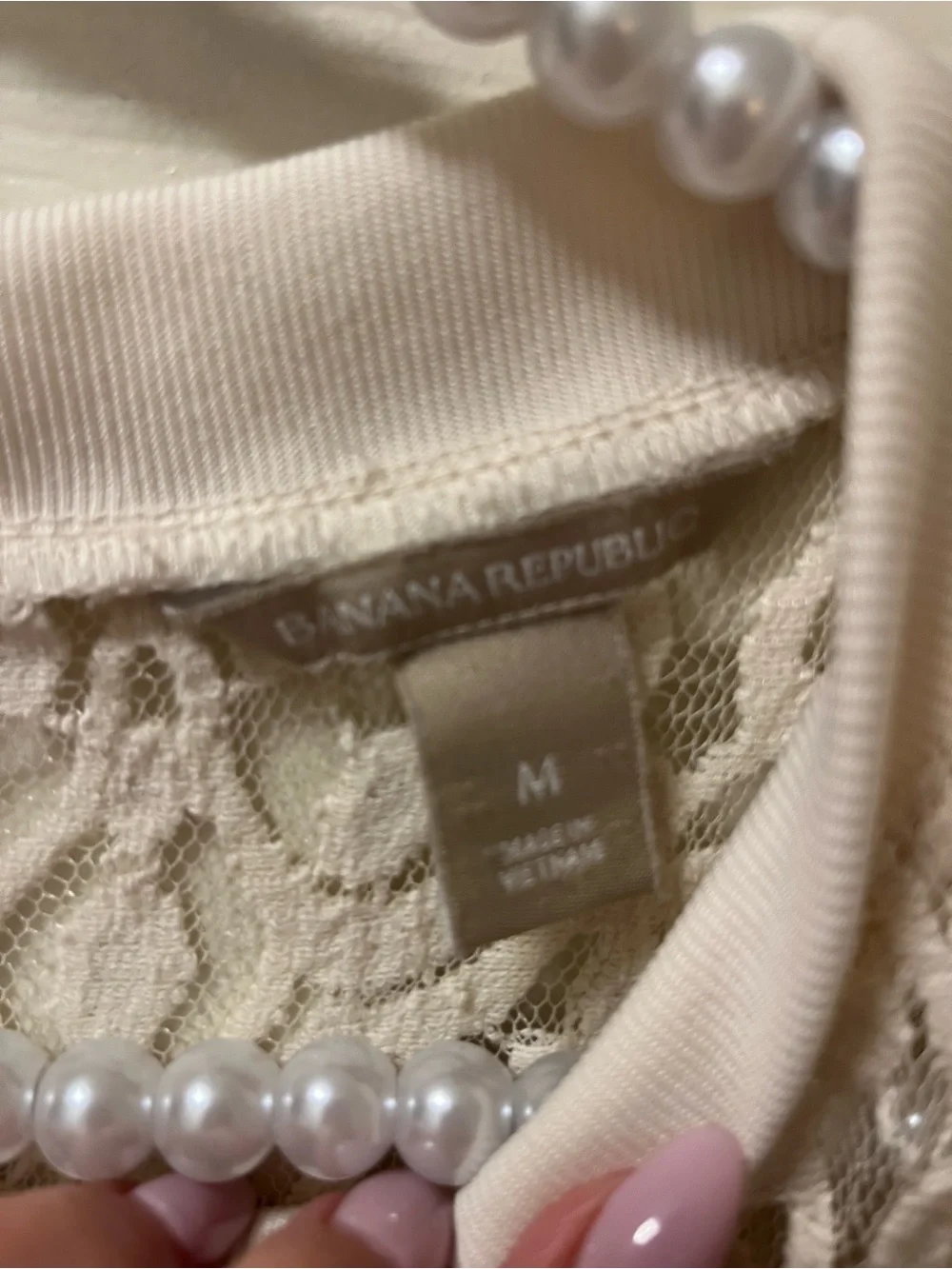 Banana Republic Women’s Cream Lace Long-Sleeve Top With Button Up Back Sz‎ Med